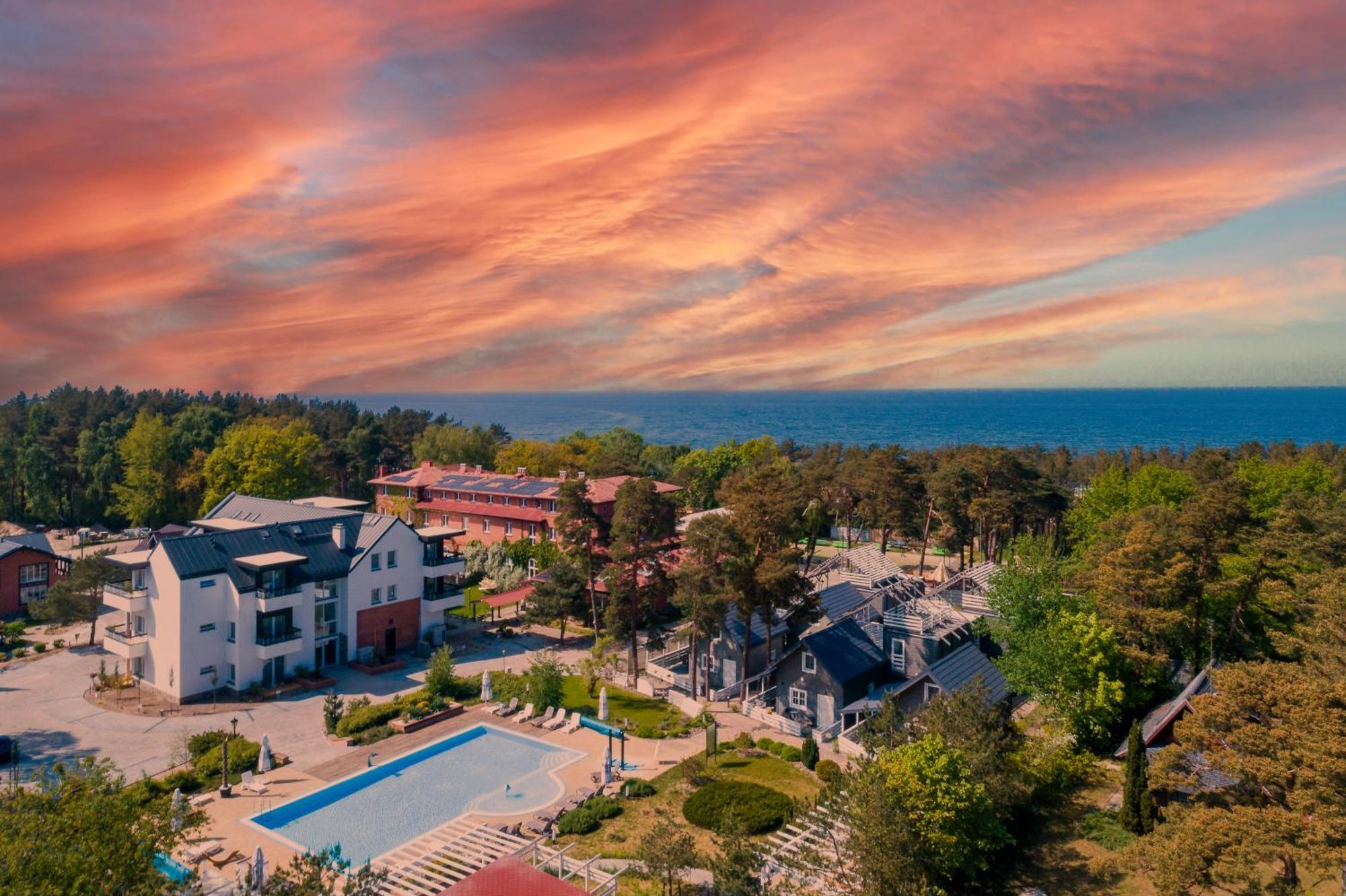 Apartamenty Przy Plazy Z Basenem Z Podgrzewana Woda I Mini Spa - Osrodek Kolonijno-Wczasowy Mewa Niechorze Exterior photo